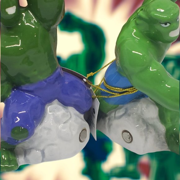 Hulk v Abomination Ceramic Salt & Pepper Shakers - Magnetic - Picture 3 of 8